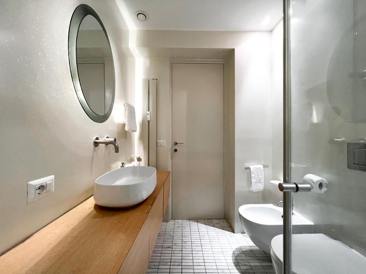 Luxury House & Secret Garden - Strategic Location, 100M To Metro B Apartment Rome Exterior photo