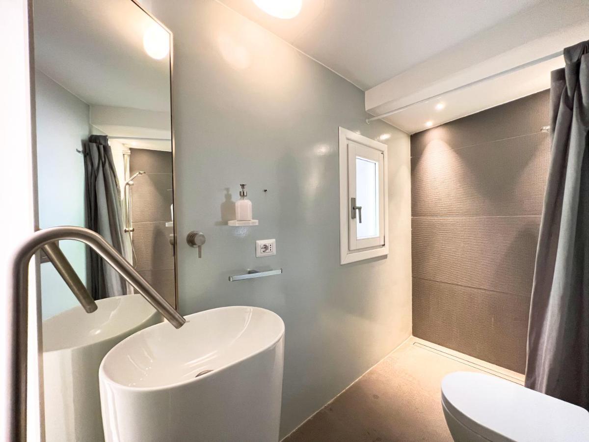 Luxury House & Secret Garden - Strategic Location, 100M To Metro B Apartment Rome Exterior photo