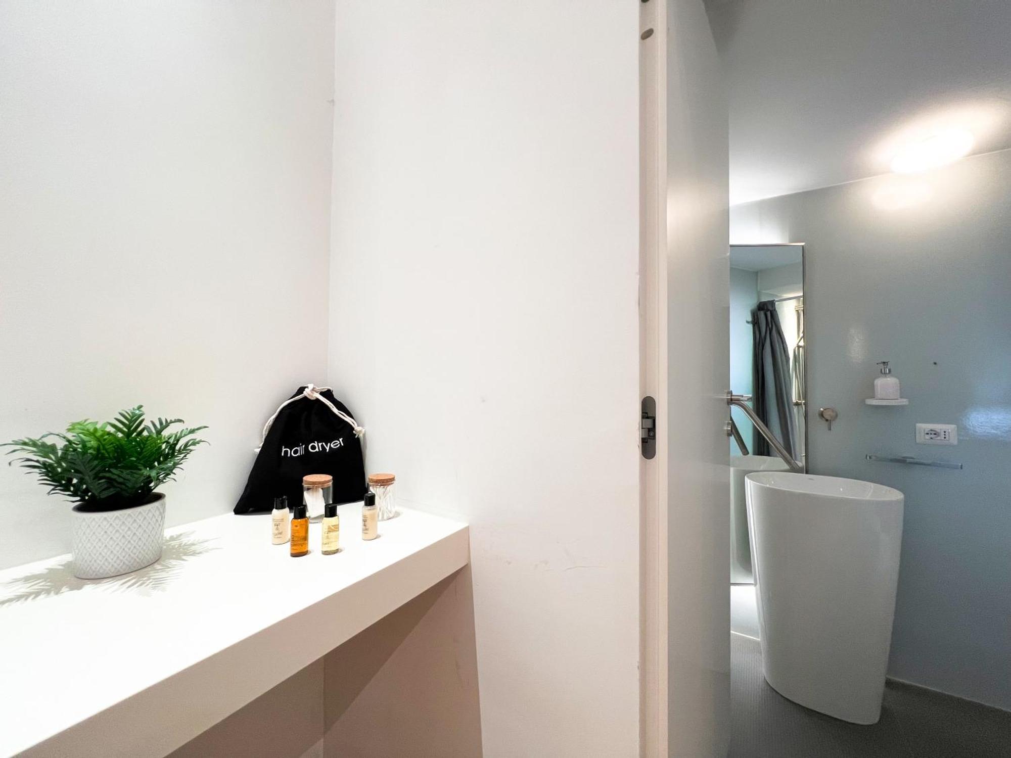 Luxury House & Secret Garden - Strategic Location, 100M To Metro B Apartment Rome Exterior photo