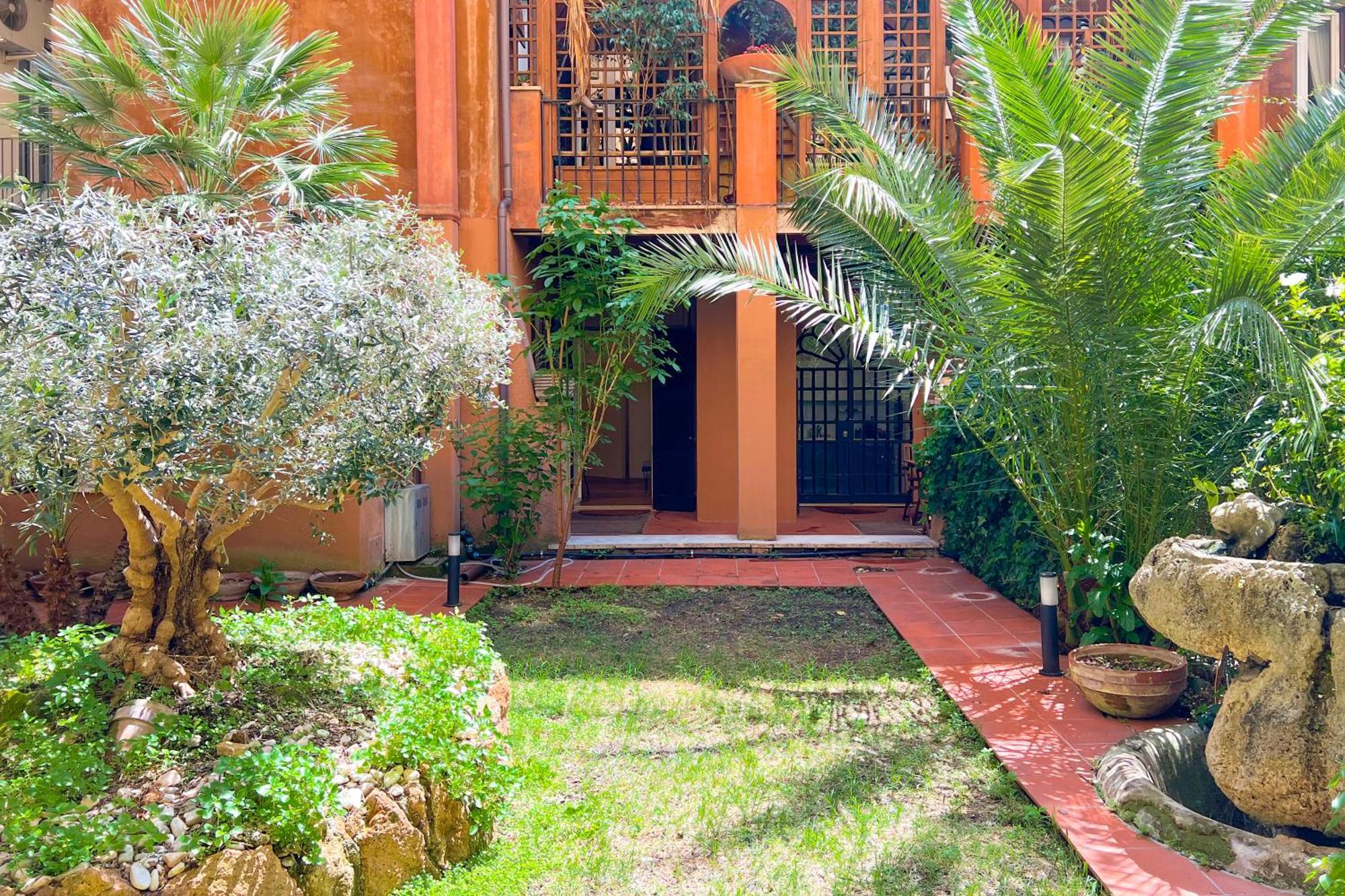 Luxury House & Secret Garden - Strategic Location, 100M To Metro B Apartment Rome Exterior photo